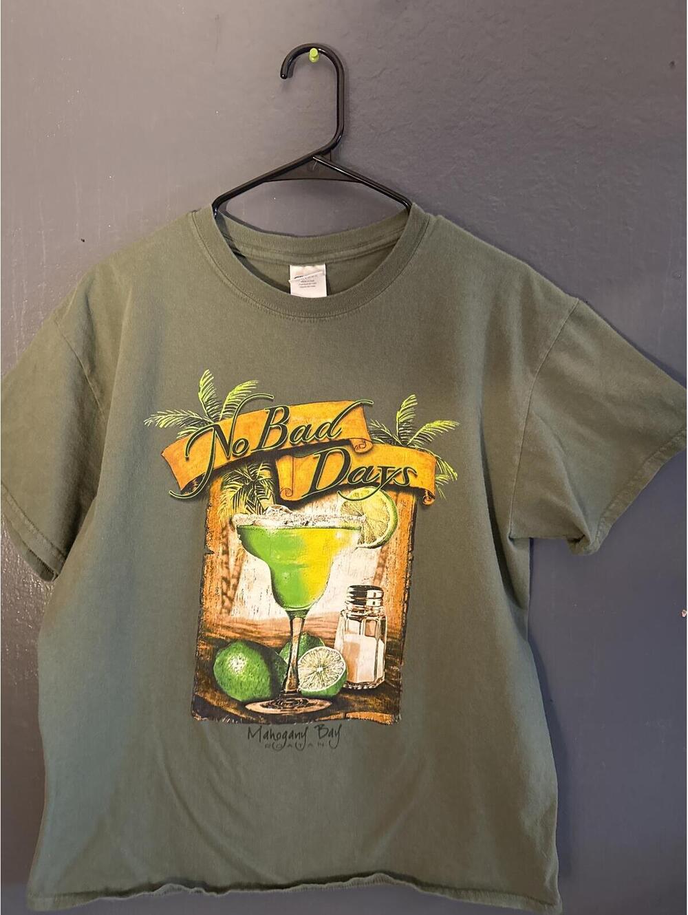 Gildan Men's Green Graphic T-Shirt - No Bad Days Design, Size Large